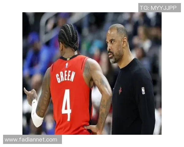 张佳玮：雄鹿最后时刻让KD拉开单挑真实诚 乌度卡对付老李挺合适